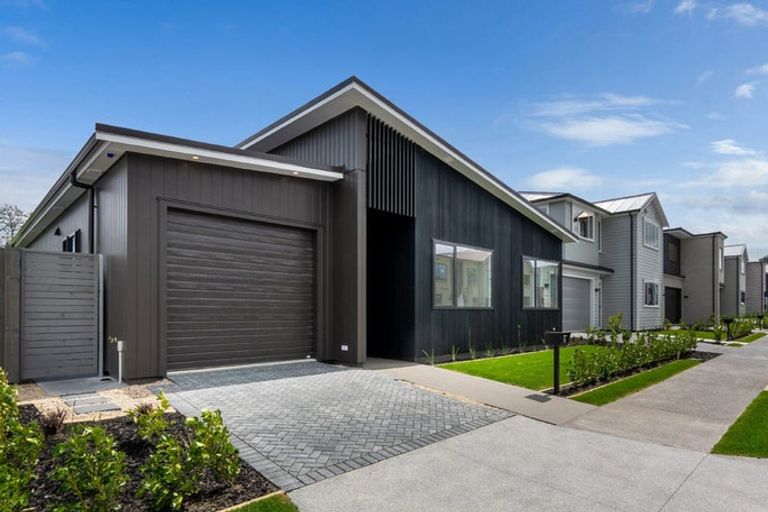 Photo of property in 10 Oyster Drive, Whenuapai, 0618