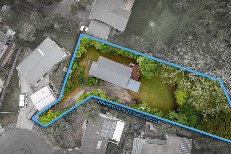 Photo of property in 12 Lowell Place, Massey, Auckland, 0614