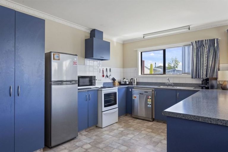 Photo of property in 28 Arran Crescent, Woolston, Christchurch, 8062