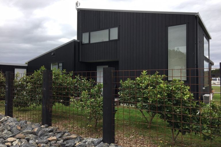Photo of property in 2 Citrus Place, Mangawhai, 0505