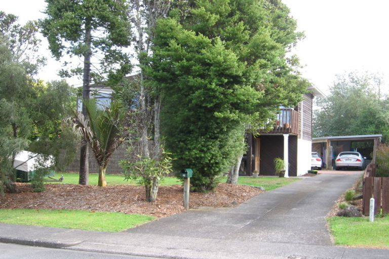 Photo of property in 31 Rewarewa Road, Te Atatu Peninsula, Auckland, 0610