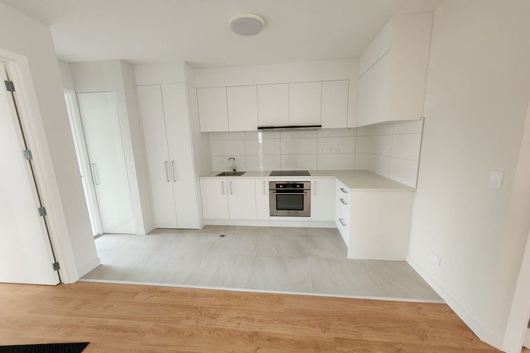 Photo of property in 46 Spinnaker Drive, Te Atatu Peninsula, Auckland, 0610