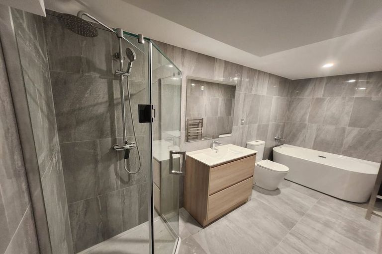 Photo of property in 103 Trias Road, Totara Vale, Auckland, 0629