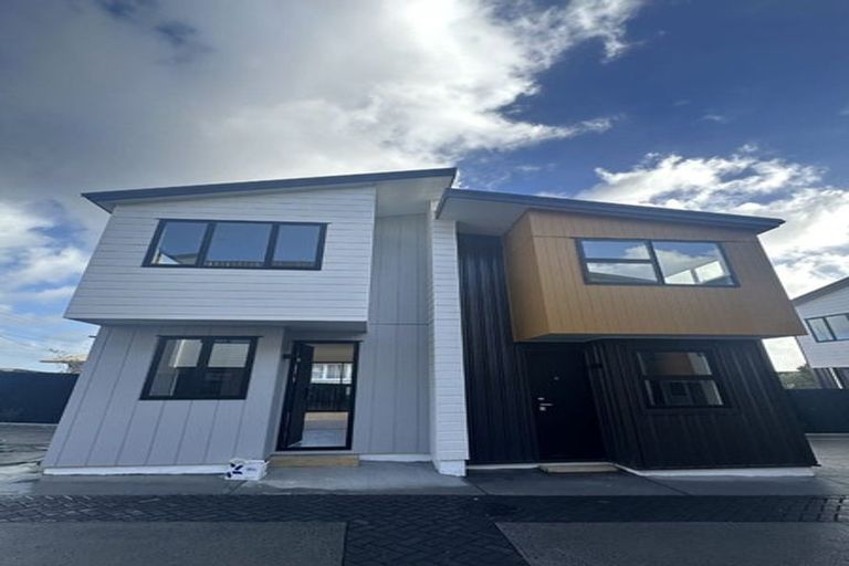Photo of property in 12/28 Lavelle Road, Henderson, Auckland, 0612