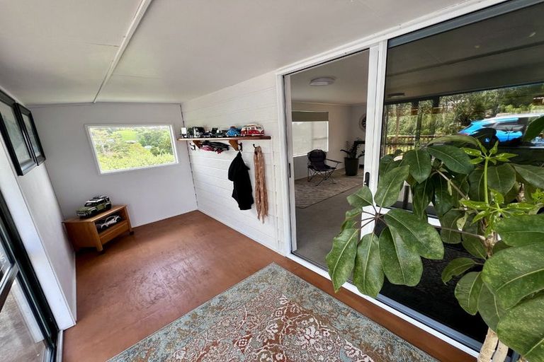 Photo of property in 35 Hawkes Access Road, Waitoki, Silverdale, 0994