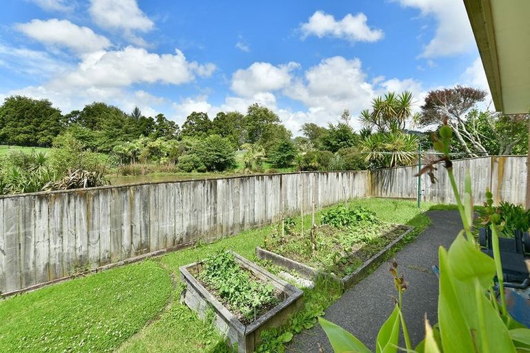 Photo of property in 31 Cabeleigh Drive, Helensville, 0800