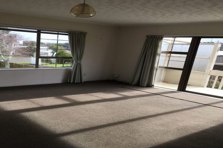 Photo of property in 1/5 Pupuke Road, Takapuna, Auckland, 0622