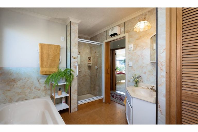 Photo of property in 154 Hendersons Road, Hoon Hay, Christchurch, 8025