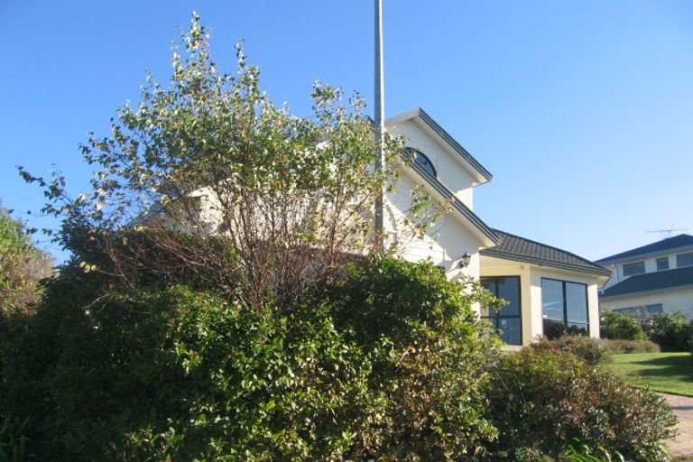 Photo of property in 54 Joseph Banks Drive, Whitby, Porirua, 5024