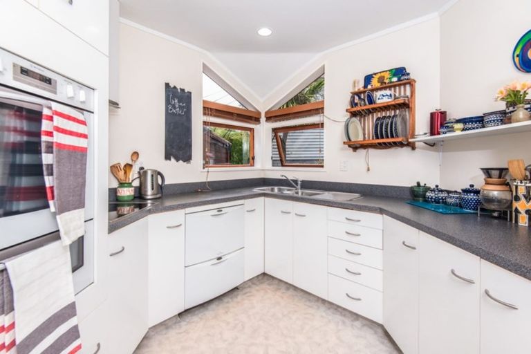 Photo of property in 6a Joll Street, Karori, Wellington, 6012