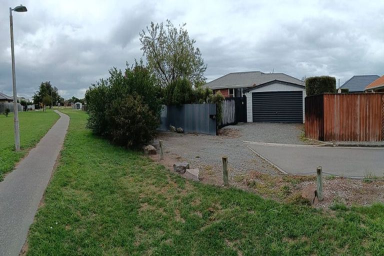 Photo of property in 33 Cossar Street, Burwood, Christchurch, 8083