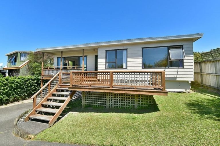 Photo of property in 23b Holiday Road, Stanmore Bay, Whangaparaoa, 0932