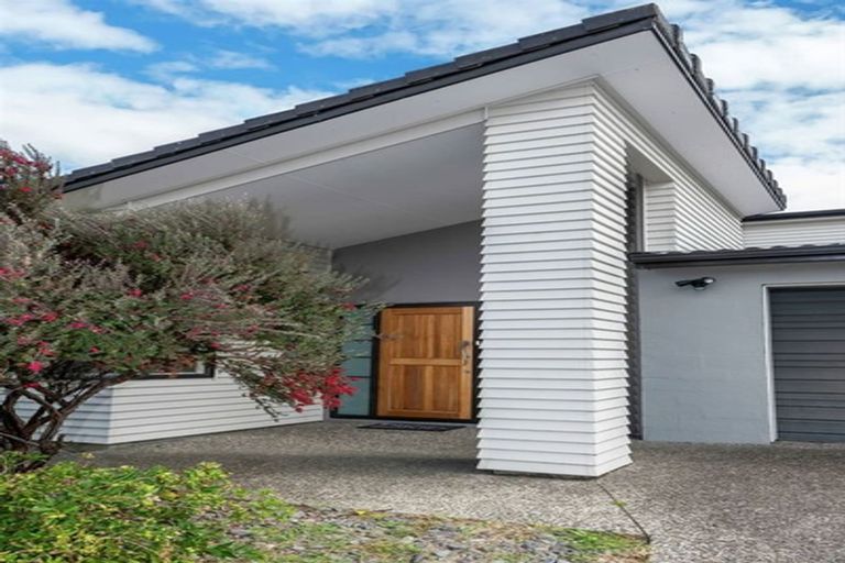 Photo of property in 127 Cyril French Drive, Flat Bush, Auckland, 2016