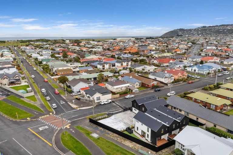 Photo of property in 24 Royal Crescent, Saint Kilda, Dunedin, 9012