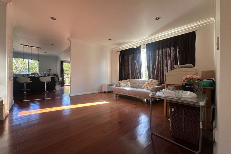 Photo of property in 25 Wye Oak Drive, Schnapper Rock, Auckland, 0632