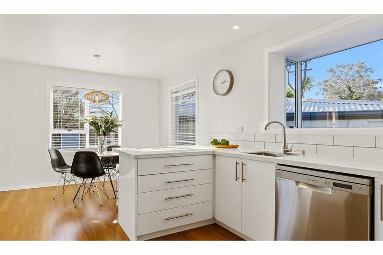 Photo of property in 37 Bentley Street, Russley, Christchurch, 8042