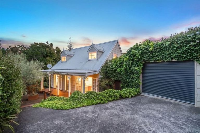Photo of property in 20 Hythe Terrace, Mairangi Bay, Auckland, 0630