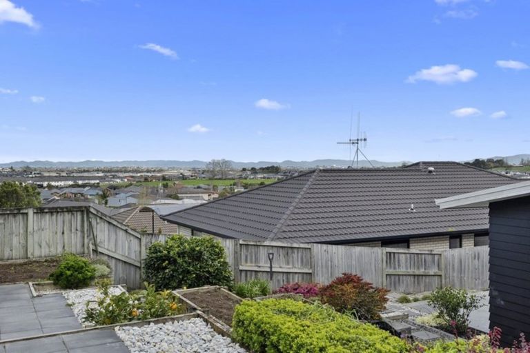 Photo of property in 12 Raddington Way, Huntington, Hamilton, 3210