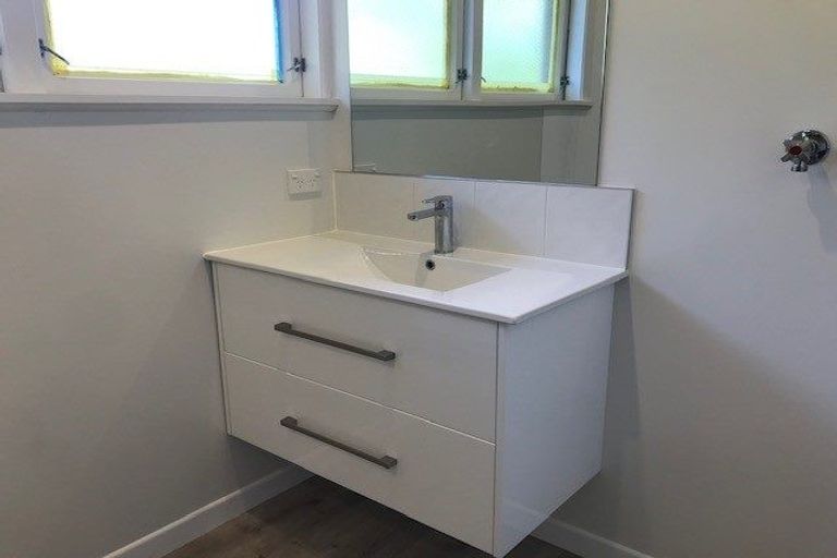 Photo of property in 1/51 Riverlea Avenue, Pakuranga, Auckland, 2010