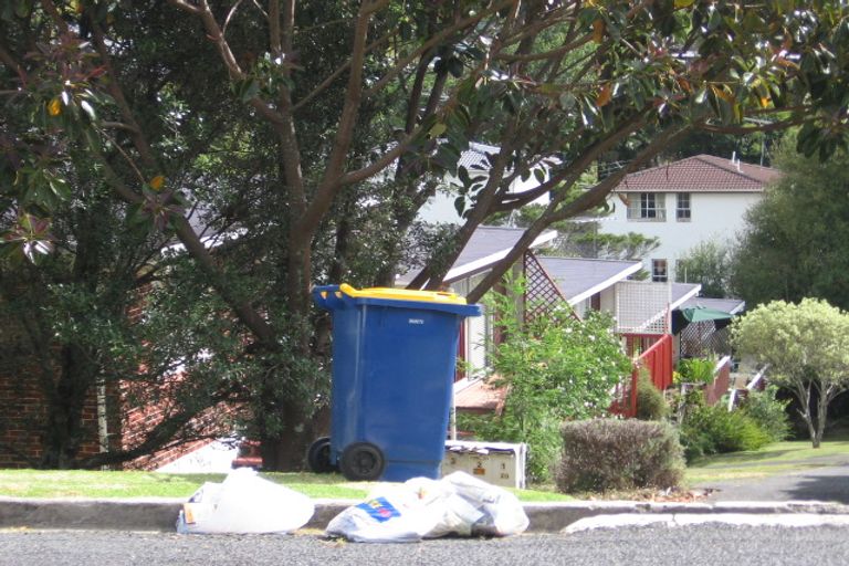 Photo of property in 2/20 Penning Road, Castor Bay, Auckland, 0620