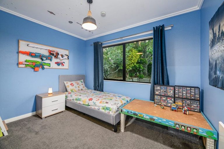 Photo of property in 17 Gallony Avenue, Massey, Auckland, 0614