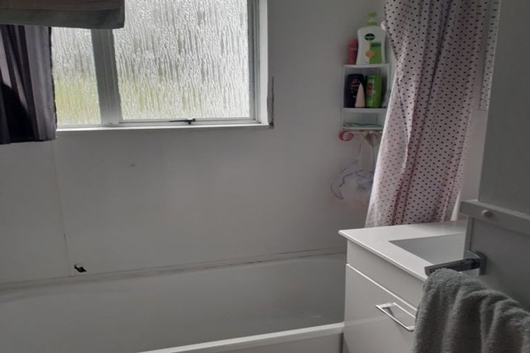 Photo of property in 12 Staysail Place, Whitby, Porirua, 5024