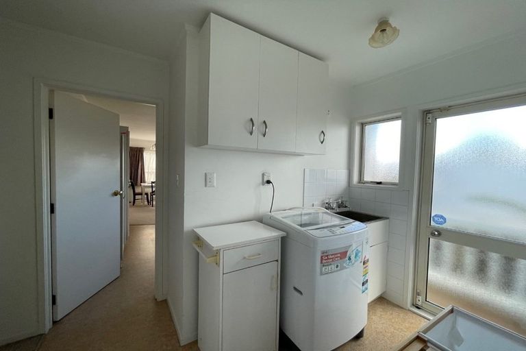 Photo of property in 2/8 Rickards Place, New Lynn, Auckland, 0600