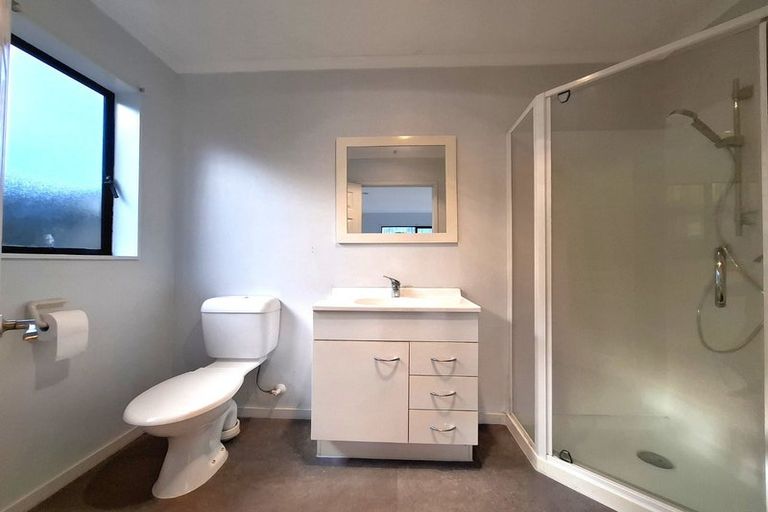 Photo of property in 27 Killygordon Place, Massey, Auckland, 0614