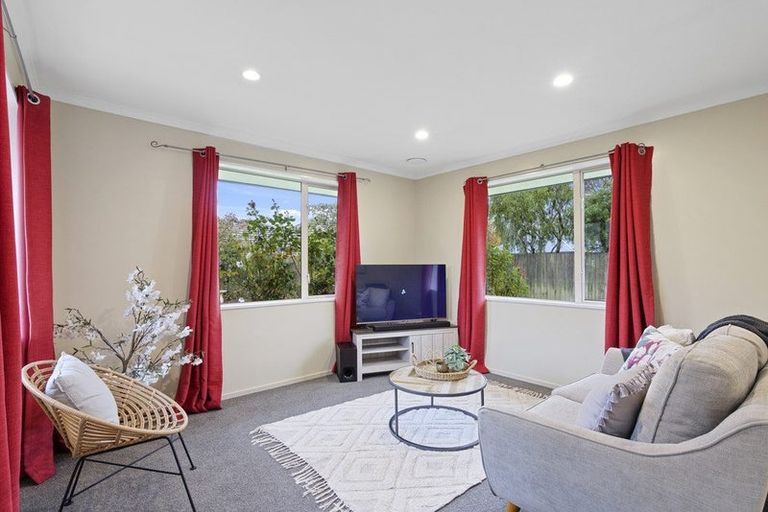 Photo of property in 7 Riverwood Boulevard, Redwood, Christchurch, 8051