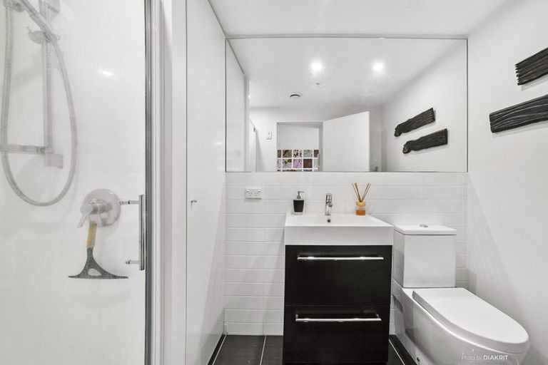 Photo of property in Nouvo Apartments, 4a/21 Rugby Street, Mount Cook, Wellington, 6021