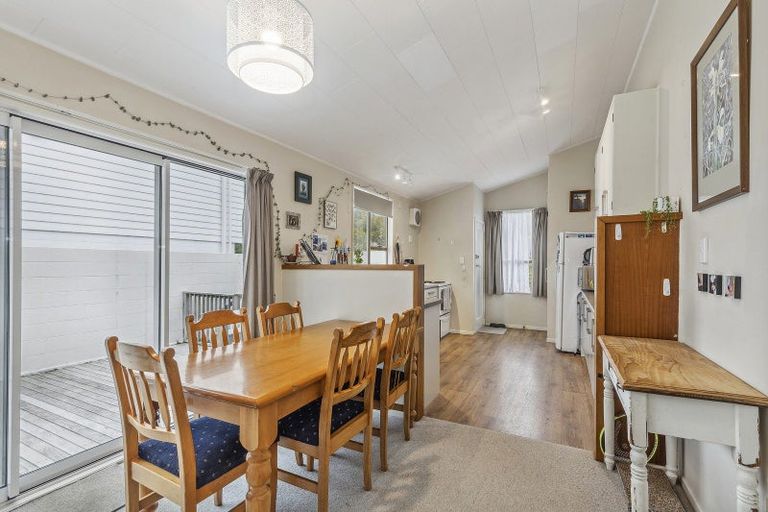 Photo of property in 47 Thurleigh Grove, Karori, Wellington, 6012