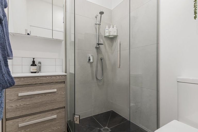 Photo of property in 31 Lingfield Street, Glenfield, Auckland, 0629