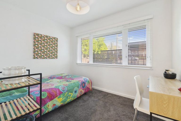 Photo of property in 1/123 Queen Street, Northcote Point, Auckland, 0627
