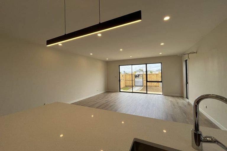 Photo of property in 18 Kapeta Lane, Karaka, 2113