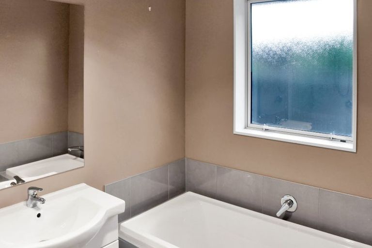 Photo of property in 5 Taggart Place, Sockburn, Christchurch, 8042