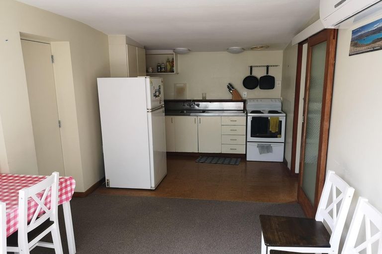 Photo of property in 76 Mcalpine Avenue, Mount Cook, Wellington, 6011