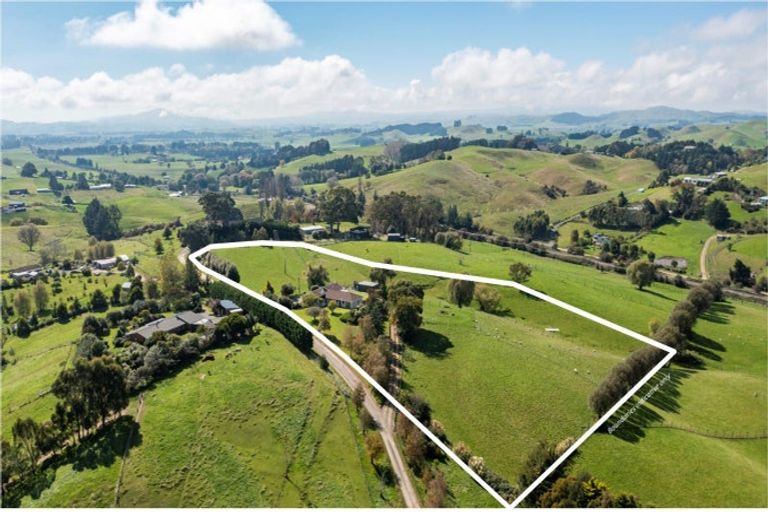 Photo of property in 16a Tamumu Road, Waipawa, 4210