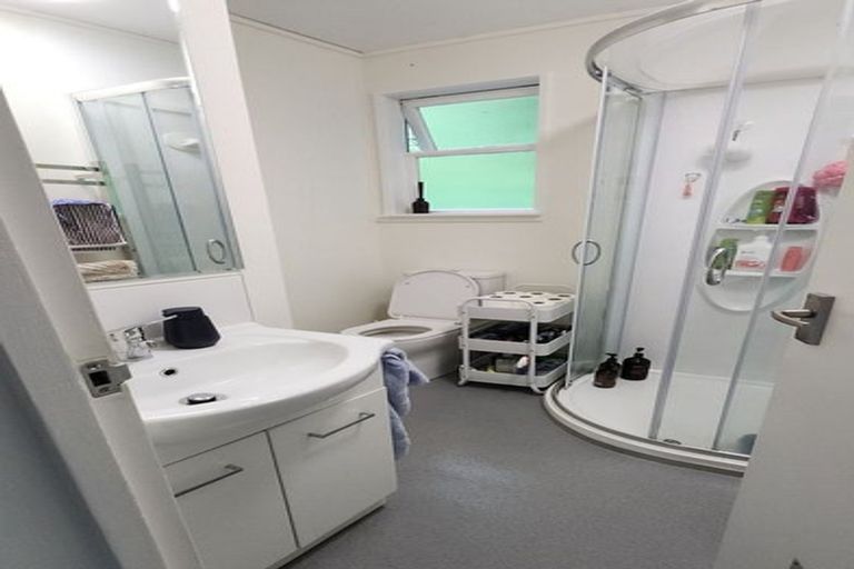 Photo of property in 10a Norna Crescent, Kelburn, Wellington, 6012