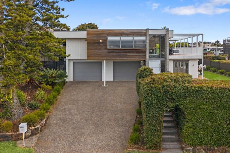 Photo of property in 1 Endymion Place, Half Moon Bay, Auckland, 2012