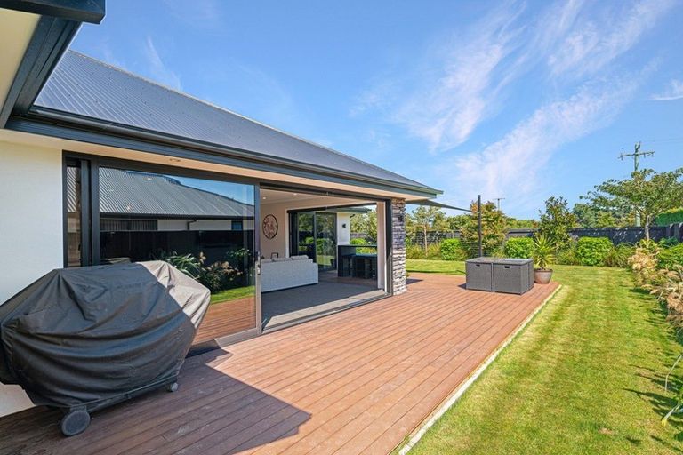 Photo of property in 15 Dollar Place, Prebbleton, 7604