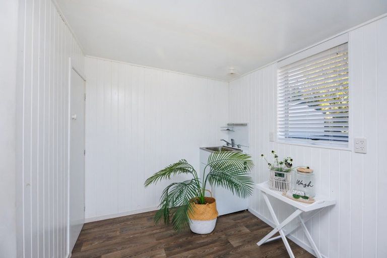 Photo of property in 8 Norwich Place, Awapuni, Palmerston North, 4412