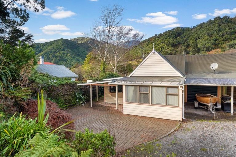 Photo of property in 43a Wairau Road, Picton, 7220