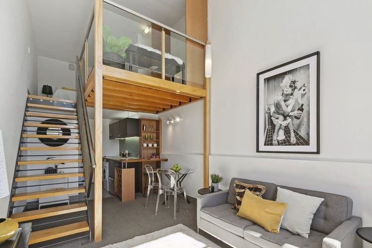 Photo of property in Urbane Apartments, 27/29 Webb Street, Mount Cook, Wellington, 6011