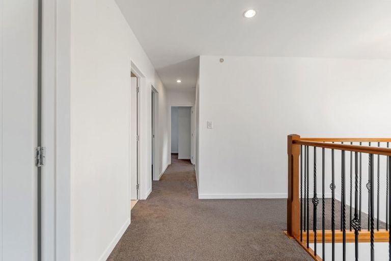 Photo of property in 78 Keri Vista Rise, Papakura, 2110