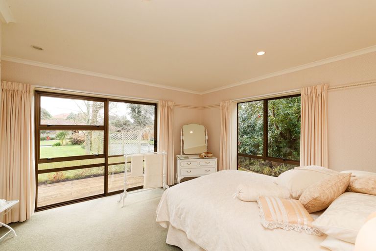 Photo of property in 62-64 Karina Terrace, Roslyn, Palmerston North, 4414