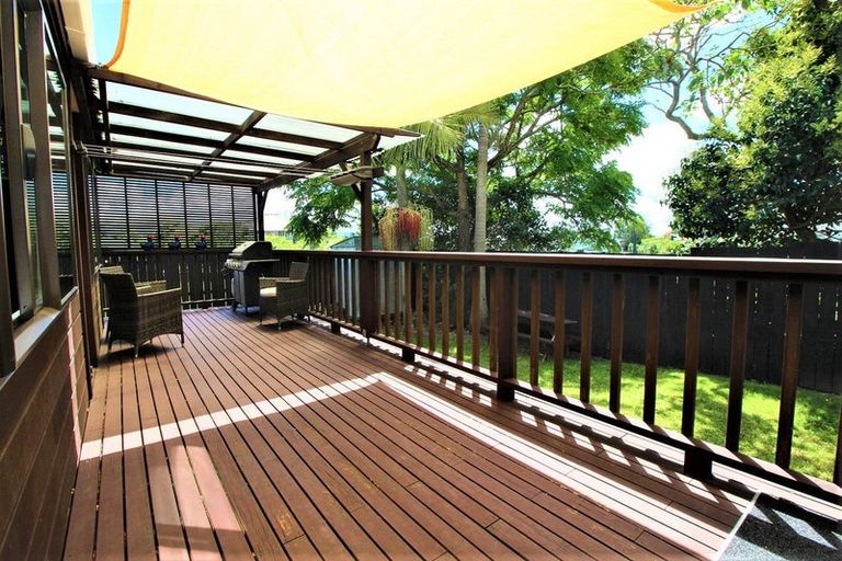 Photo of property in 17 Garelja Road, Henderson, Auckland, 0612