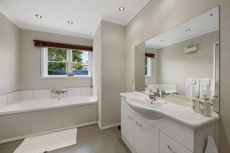 Photo of property in 13 Field Street, Silverstream, Upper Hutt, 5019