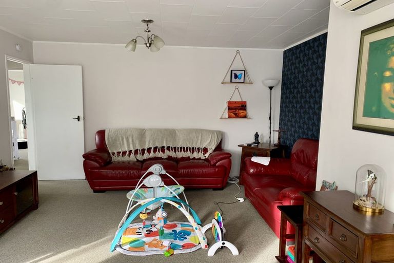 Photo of property in 50b Hartford Crescent, Totara Park, Upper Hutt, 5018