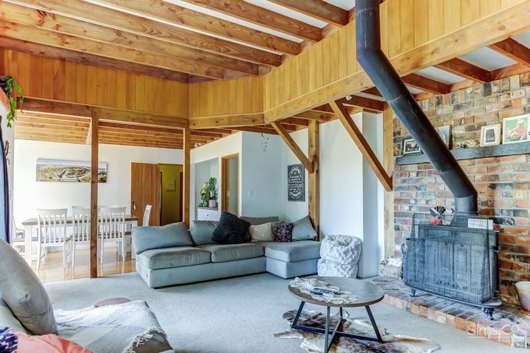 Photo of property in 235 No 2 Line, Okoia, Whanganui, 4572