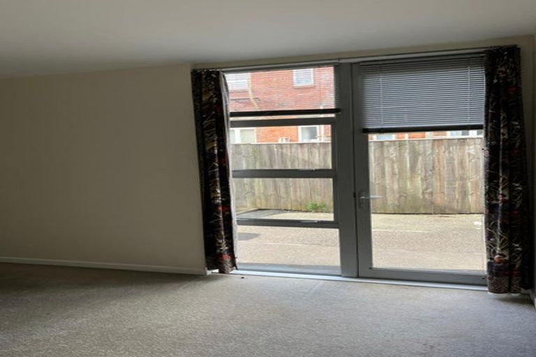 Photo of property in 25u5 Home Street, Mount Victoria, Wellington, 6011